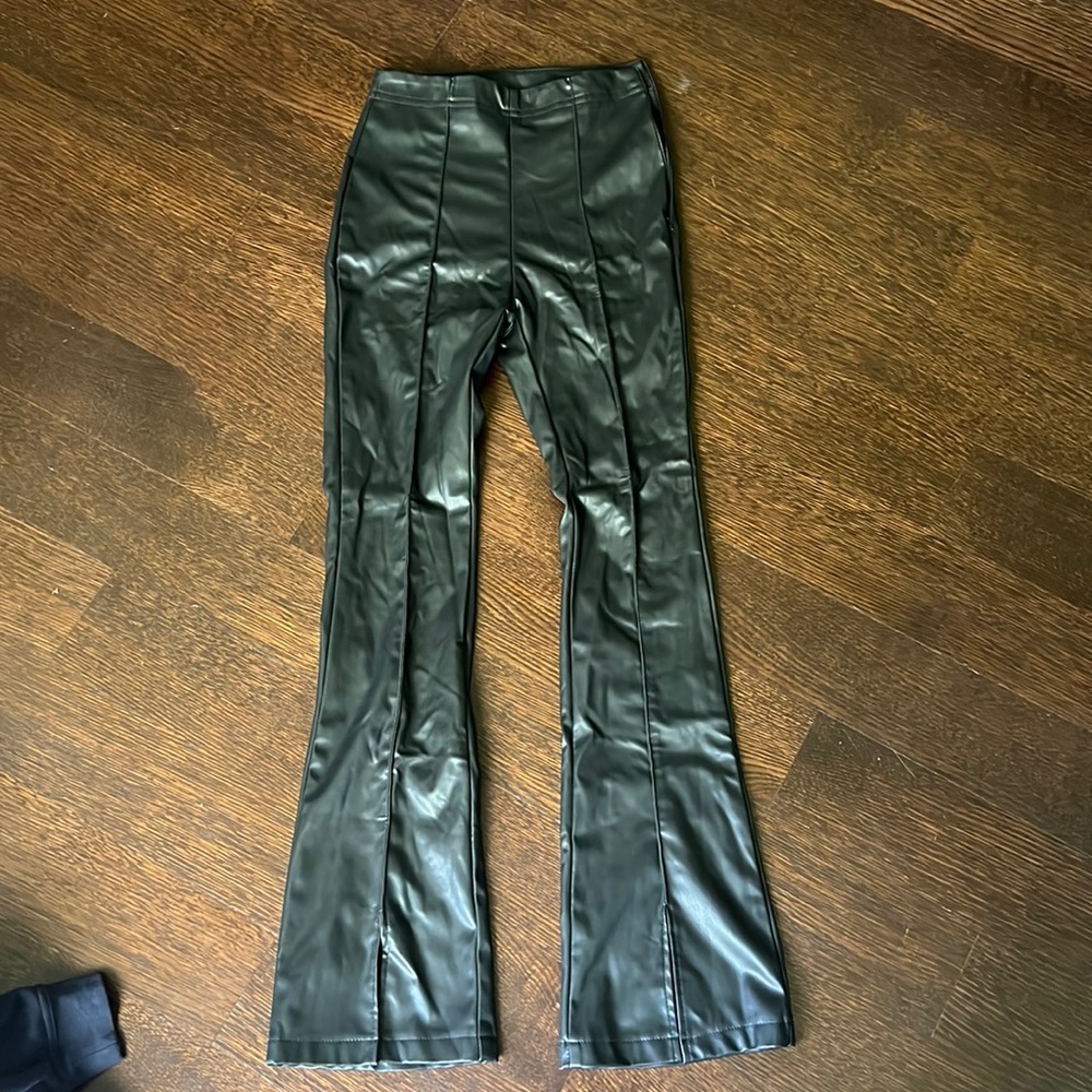 LEATHER PANTS